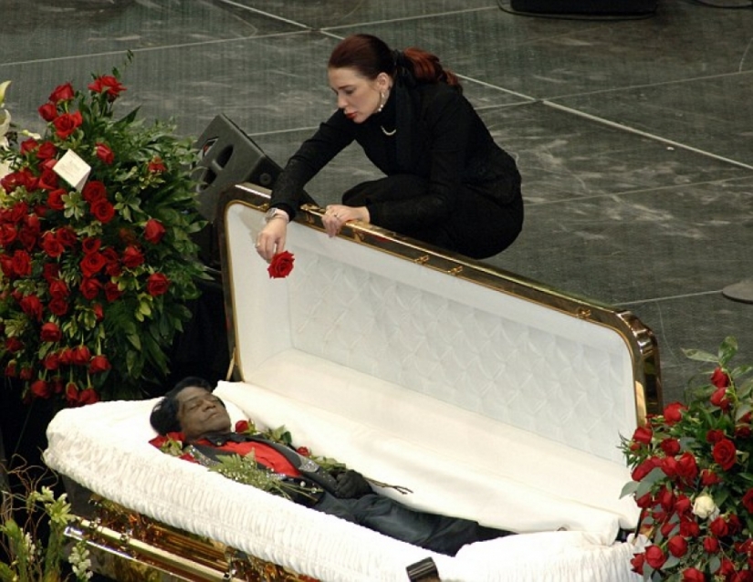 How were the most expensive and magnificent funerals of famous people in history