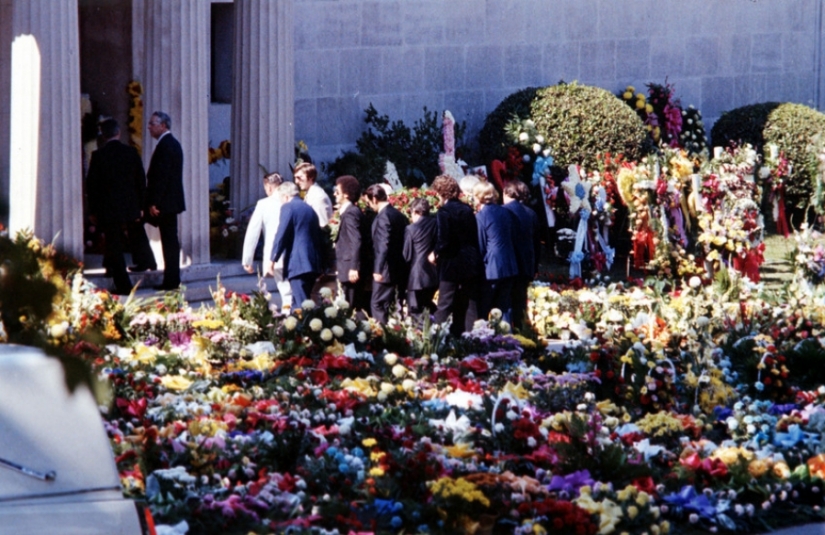 How were the most expensive and magnificent funerals of famous people in history
