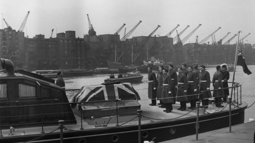 How were the most expensive and magnificent funerals of famous people in history