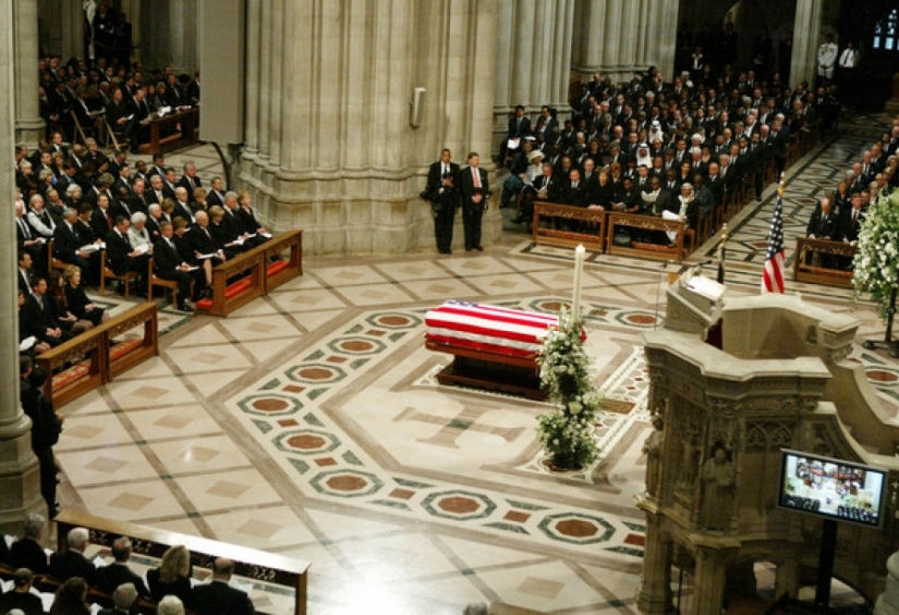 How were the most expensive and magnificent funerals of famous people in history