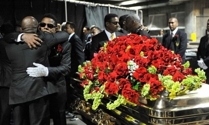 How were the most expensive and magnificent funerals of famous people in history