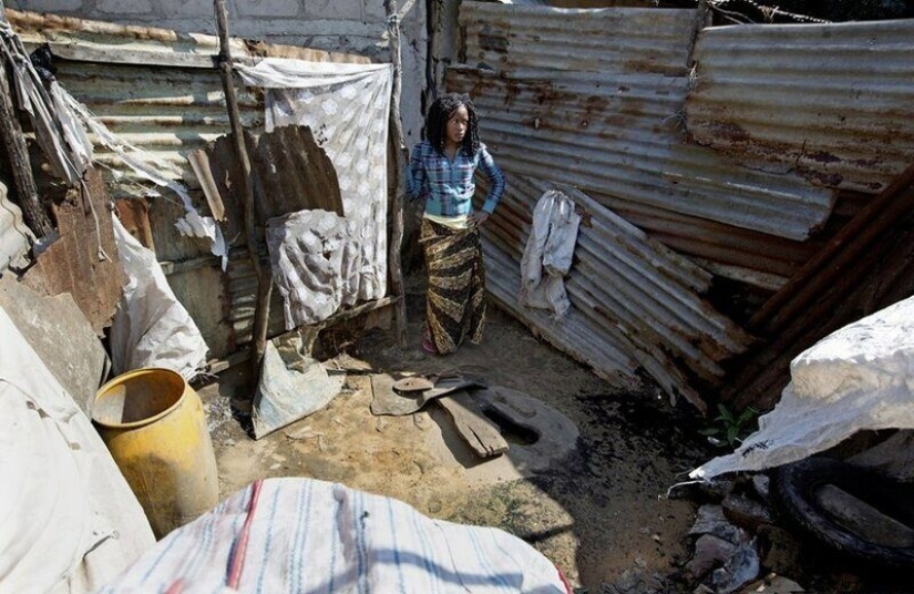 How women go to the toilet in different countries of the world