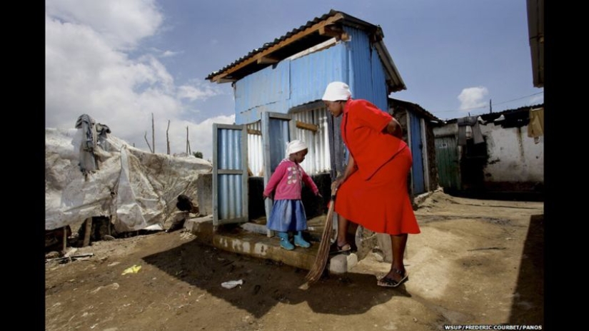 How women go to the toilet in different countries of the world