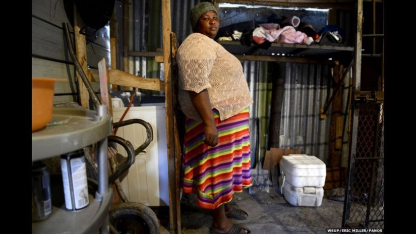 How women go to the toilet in different countries of the world