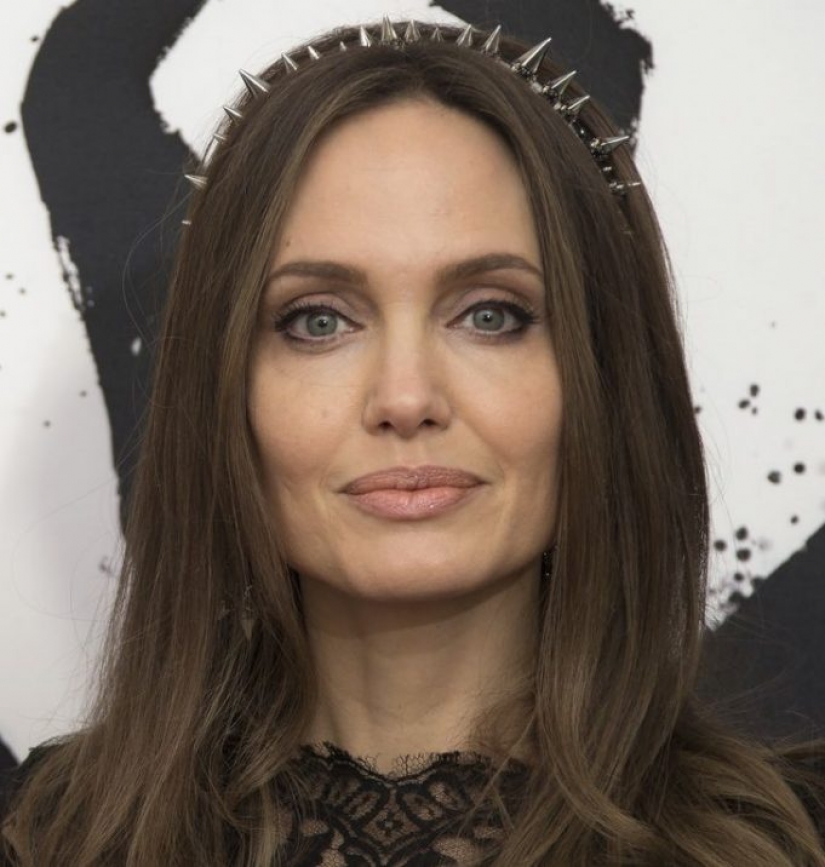 How your facial features can affect people's first impression of you