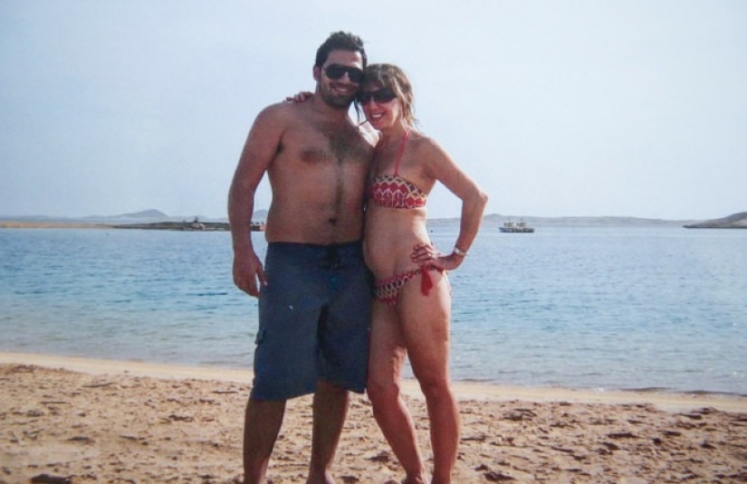 Humpback love: a pensioner will have to pay a handsome man from Egypt who seduced her with camels Humpback love: a pensioner will have to pay a handsome man from Egypt who seduced her with camels