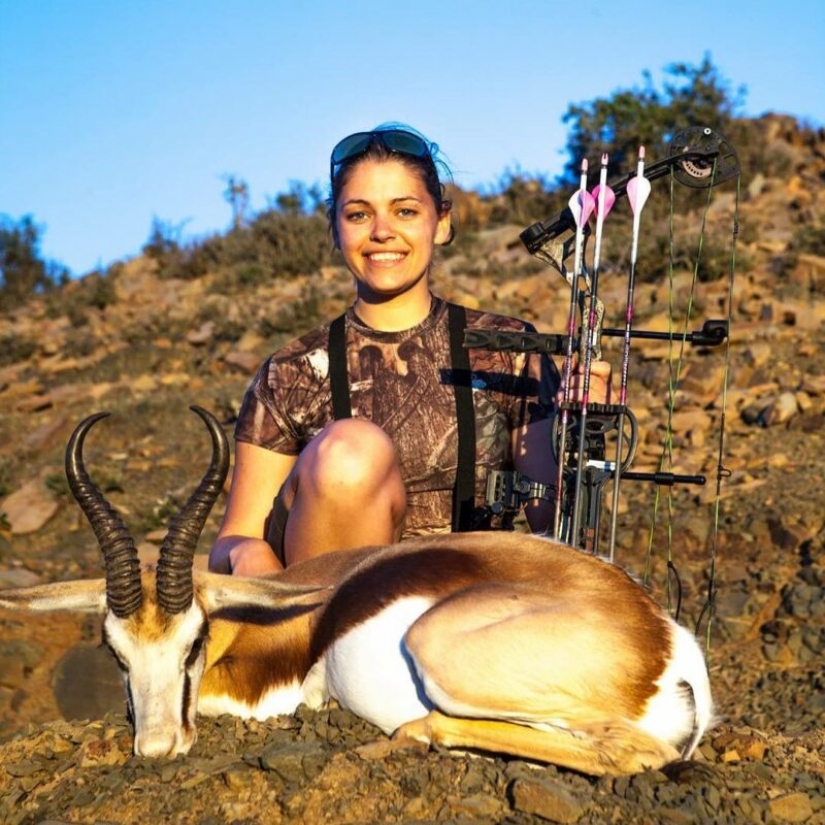 Huntress sells her erotic photos with slaughtered animals for the sake of protecting nature