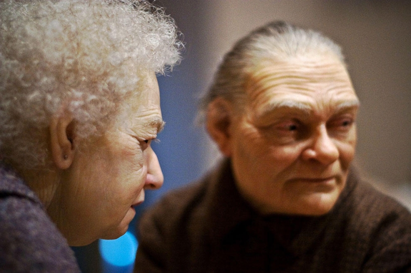 Hyperrealistic sculptures by Ron Mueck Hyperrealistic sculptures by Ron Mueck