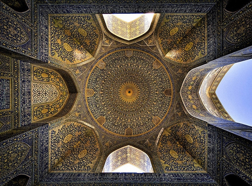 Hypnotic patterns of Iranian mosques Hypnotic patterns of Iranian mosques