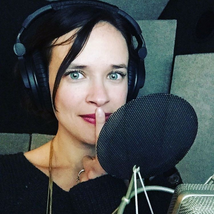 "I asked friends from different countries to send a photo of the most beautiful girl" "I asked friends from different countries to send a photo of the most beautiful girl"