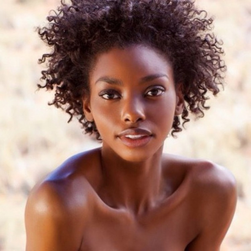 "I asked friends from different countries to send a photo of the most beautiful girl" "I asked friends from different countries to send a photo of the most beautiful girl"