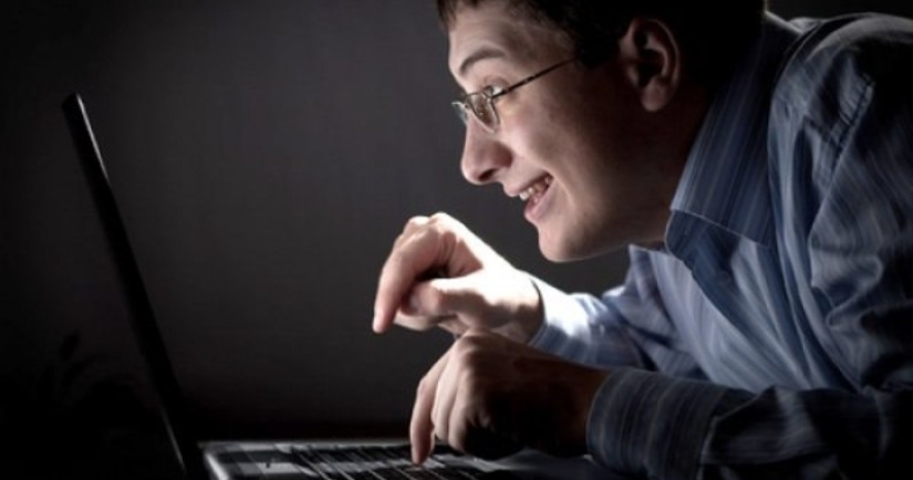 "I'm not a gynecologist, but I can look at it": the Italian examined women online for 4 months, posing as a doctor