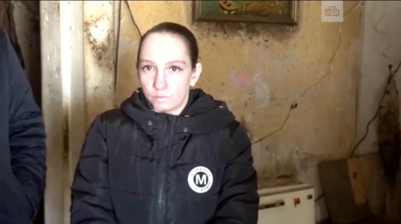 In the suburbs in a dirty house full of cats found the girl Mowgli