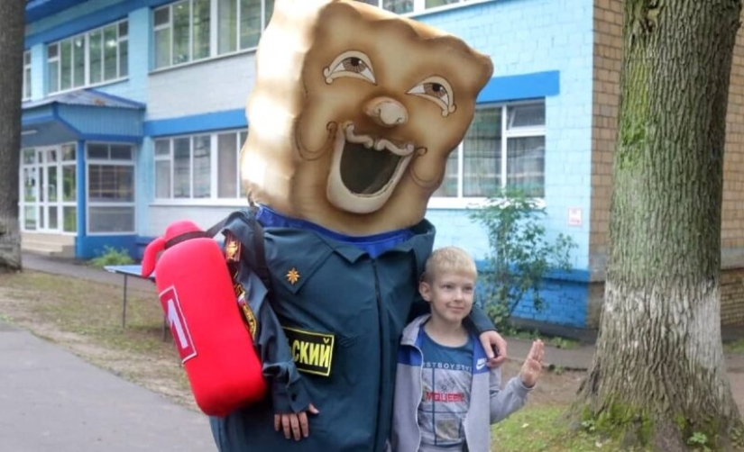 In the Tula region, the Ministry of Emergency Situations hired Gingerbread Tula and awarded him a medal