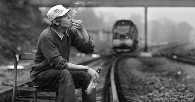 In the United States, two men were hit by a train, remembering their brother who died earlier in the same place In the United States, two men were hit by a train, remembering their brother who died earlier in the same place