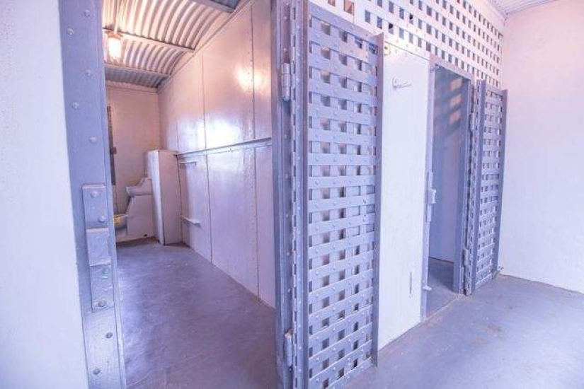 In the USA, a house with an ominous surprise in the basement was put up for sale