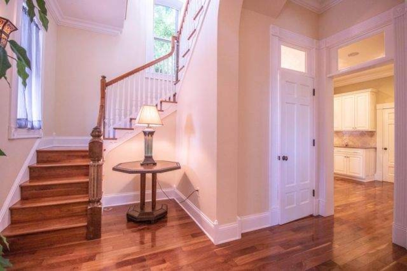 In the USA, a house with an ominous surprise in the basement was put up for sale