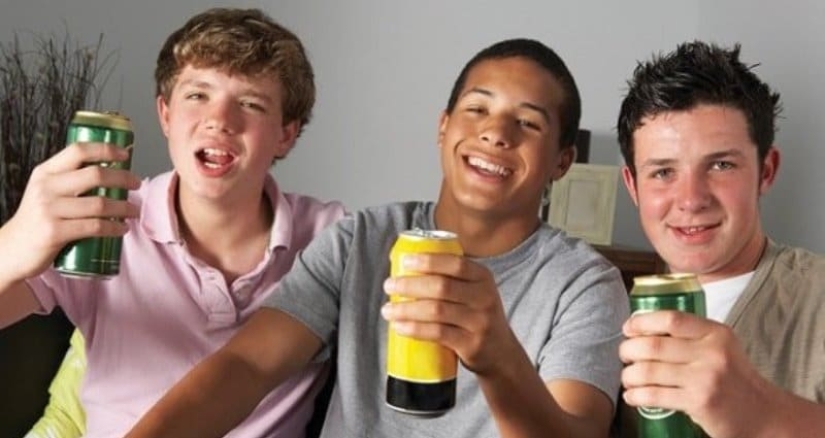 In the USA, a woman was arrested for arranging drunken orgies with teenagers In the USA, a woman was arrested for arranging drunken orgies with teenagers