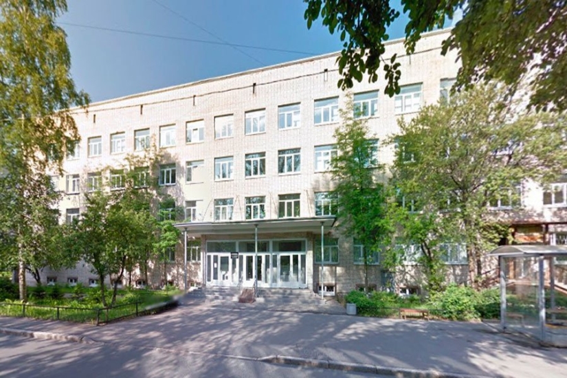 In Vyborg, an elderly woman performed an operation on herself without waiting for medical help