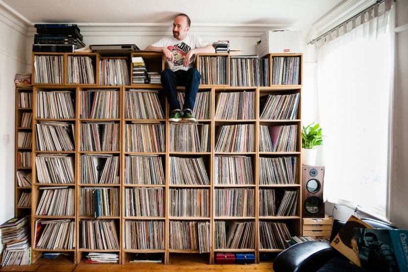 Incredible collections of vinyl records and their owners Incredible collections of vinyl records and their owners
