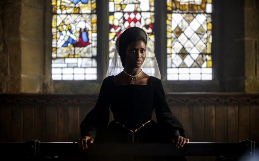 Is it racist? The new series with the dark-skinned Queen of England received minimal audience ratings