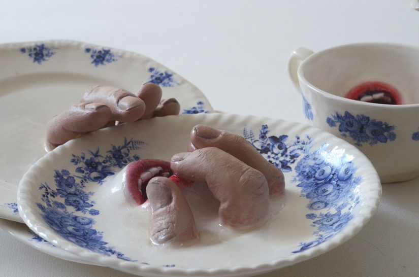 Israeli sculptor creates ceramic dishes that can run away from you
