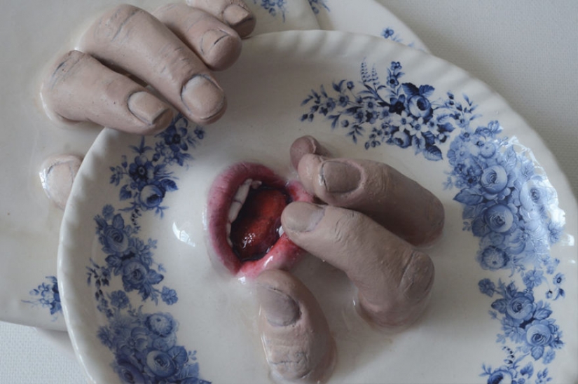 Israeli sculptor creates ceramic dishes that can run away from you