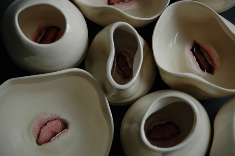Israeli sculptor creates ceramic dishes that can run away from you