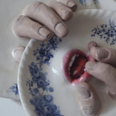 Israeli sculptor creates ceramic dishes that can run away from you