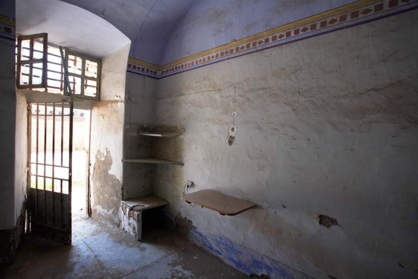 Italian Alcatraz: former colony on the island of Santo Stefano is planned to be turned into a museum