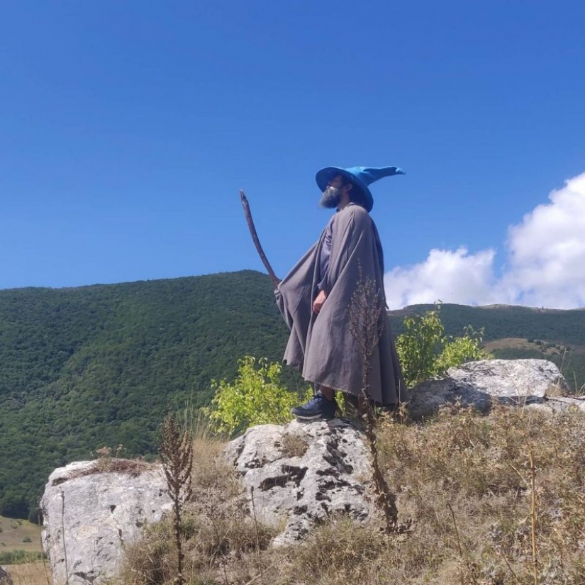 Italian role-players went to Vesuvius to drop the "Ring of Omnipotence"into the mouth