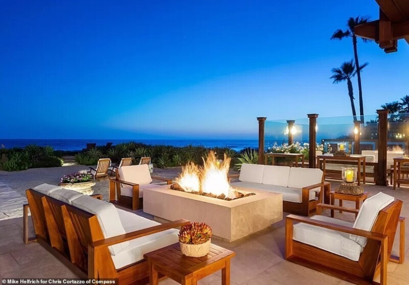 James Bond eco-house in Malibu put up for sale for $ 100 million