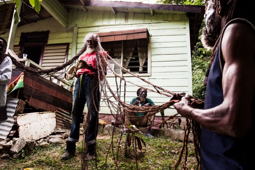 Japanese homeless, Satanists and rappers: photographer documents the life of subcultures around the world Japanese homeless, Satanists and rappers: photographer documents the life of subcultures around the world