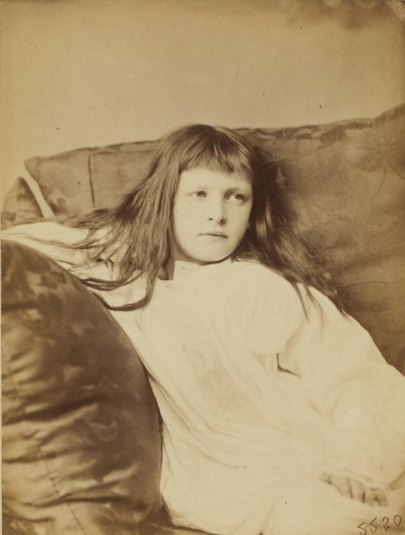 Joven Alice: retratos de niños de Lewis Carroll