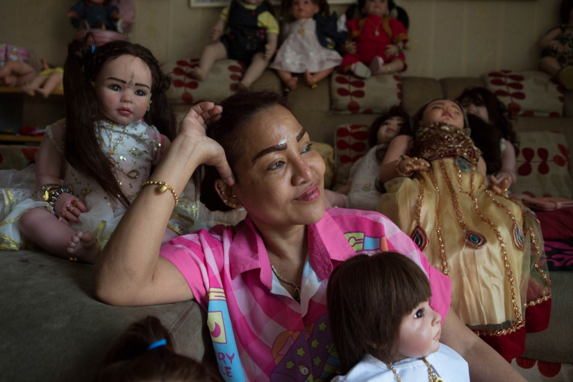 Juguetes para adultos: cómo en Tailandia se vuelven locos por las muñecas de mascota