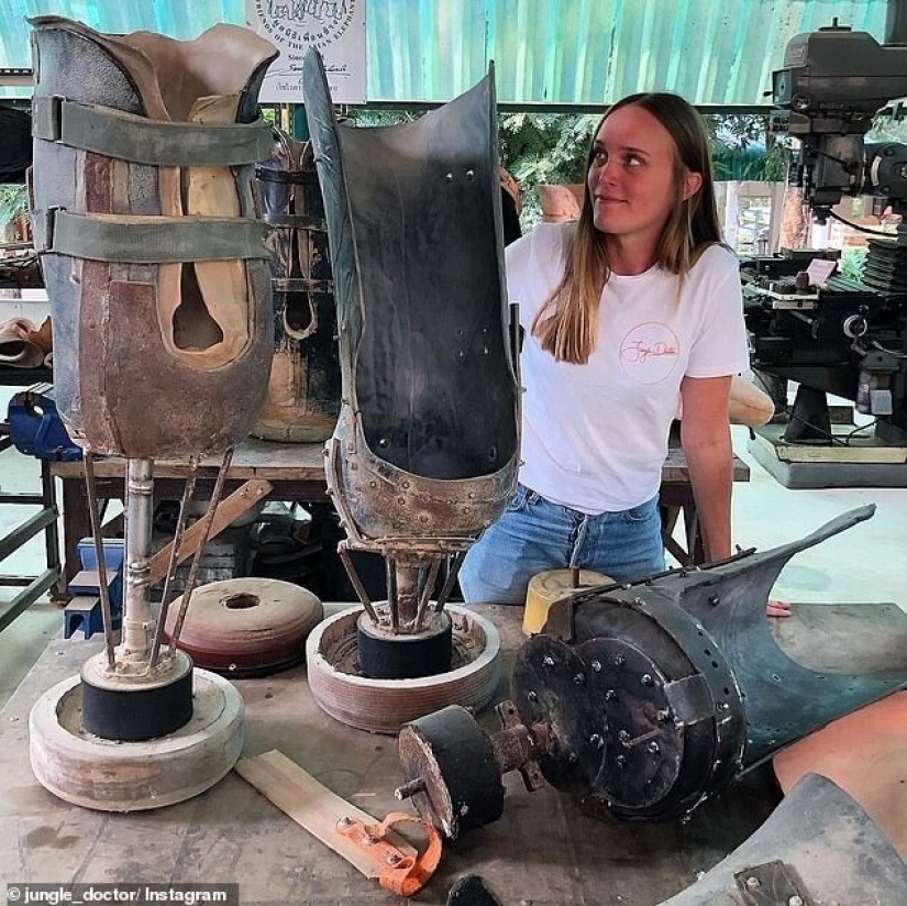 Jungle doctor rushes to the rescue: a girl veterinarian from Australia saves elephants