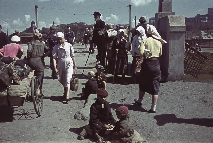 Kharkiv during the German occupation in color