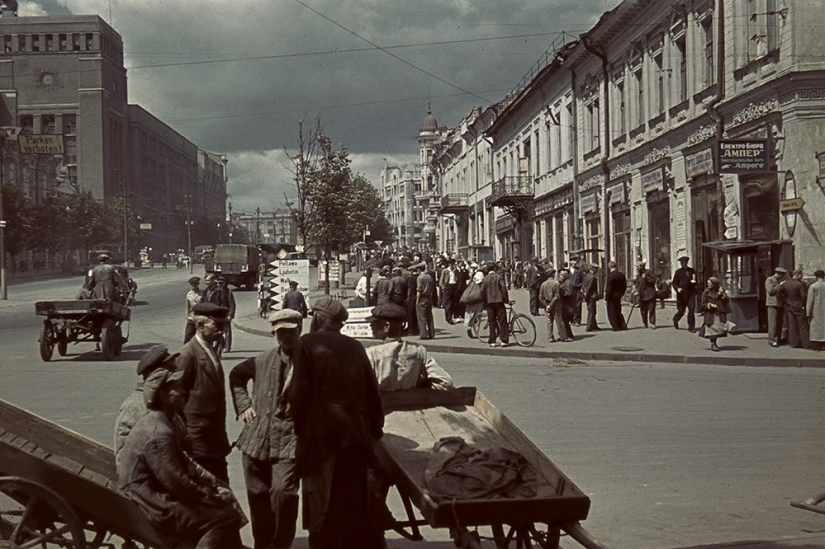 Kharkiv during the German occupation in color