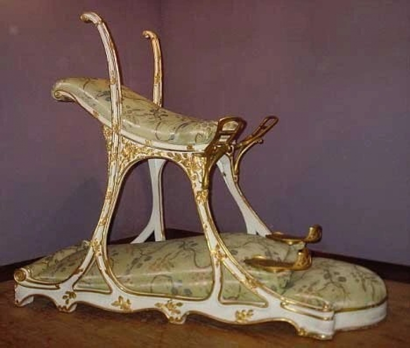 Knickers of Queen Victoria, sex furniture of King Edward and other things of the nobility, sold for a lot of money