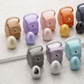 La abuela en su bolsillo, o Glamoroso Japonés huevos con una inusual secreto