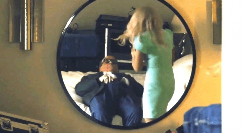 La actriz búlgara Maria Bakalova de la escena escandalosa de la comedia "Borat" apoya a los negros