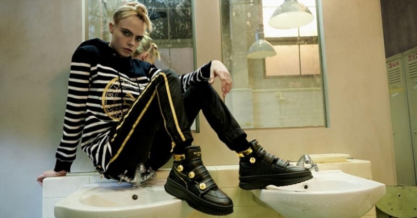 La casa que Cara Delevingne construyó: un túnel-vagina, un pozo con globos y otras locuras La casa que Cara Delevingne construyó: un túnel-vagina, un pozo con globos y otras locuras