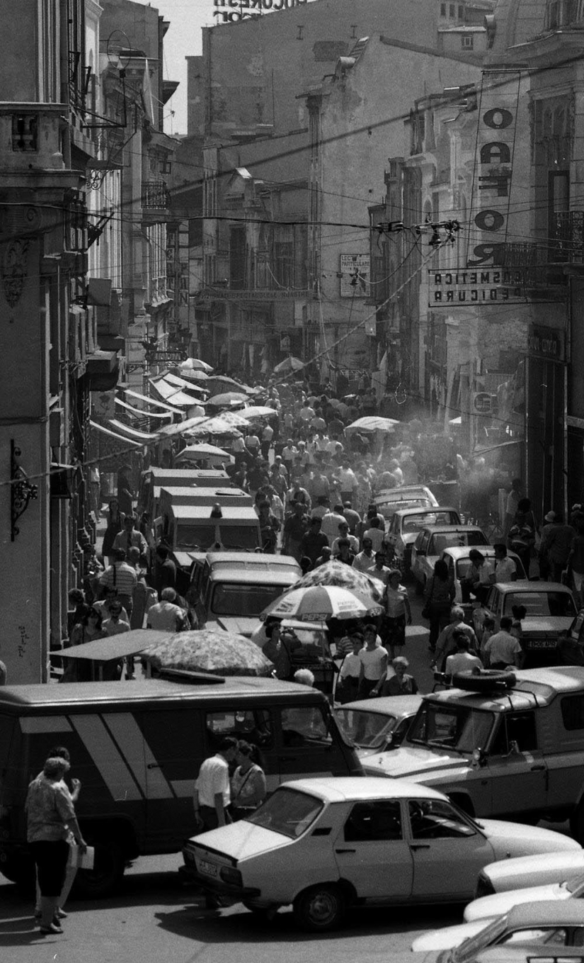 La dura Rumania de los años 90, donde los rebaños de ovejas bloqueaban las calles concurridas