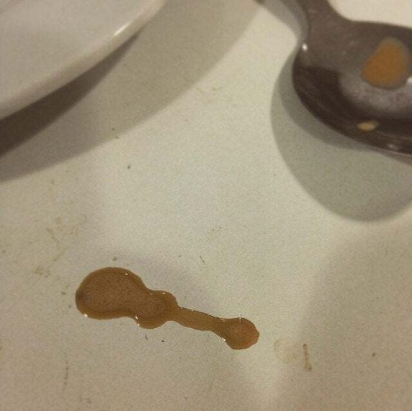 La gente comparte el arte del café al azar