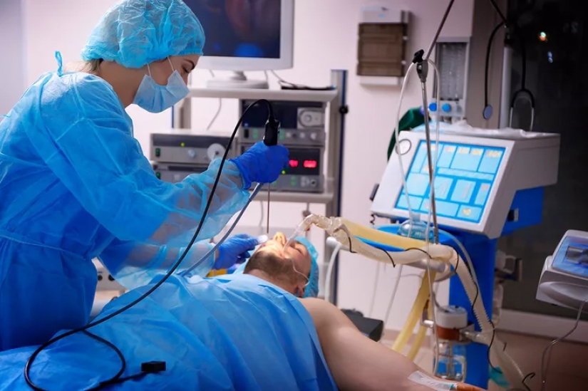 La historia de ventilación artificial: cómo rescatar a la gente de los tiempos bíblicos hasta la actualidad