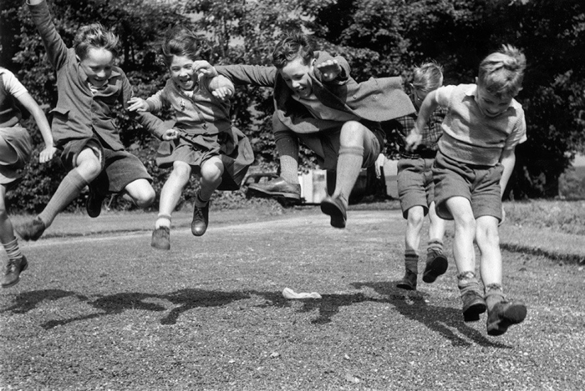 La inglaterra de la posguerra en las fotos de Thurston Hopkins