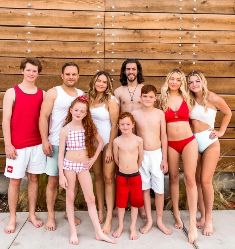 La maternidad no es un obstáculo para la figura: la madre de siete hijos de los Estados Unidos se confunde con la hermana de sus hijas La maternidad no es un obstáculo para la figura: la madre de siete hijos de los Estados Unidos se confunde con la hermana de sus hijas