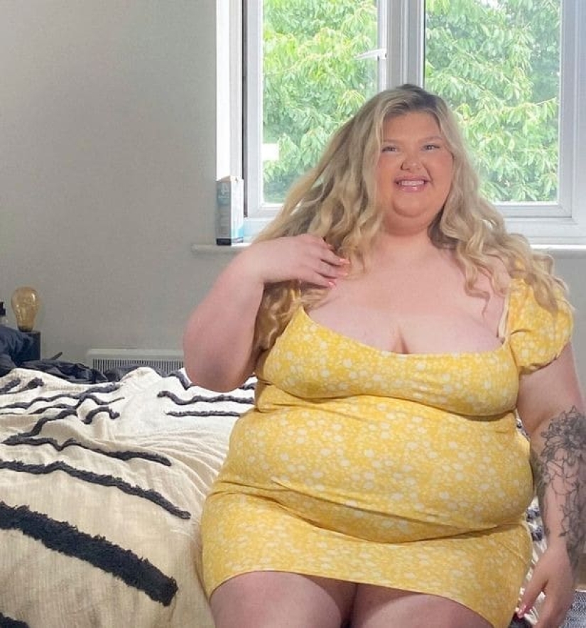 La mujer gorda refleja los ataques de los trolls y muestra con orgullo formas curvas en las redes sociales