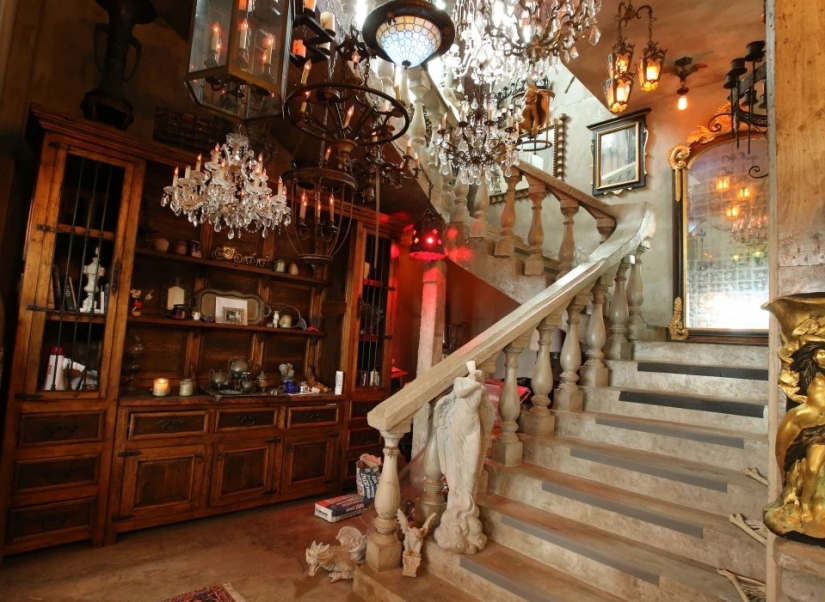 La obsesión del diablo: un paseo por el "castillo de Satanás" mexicano valorado en 4 4 millones