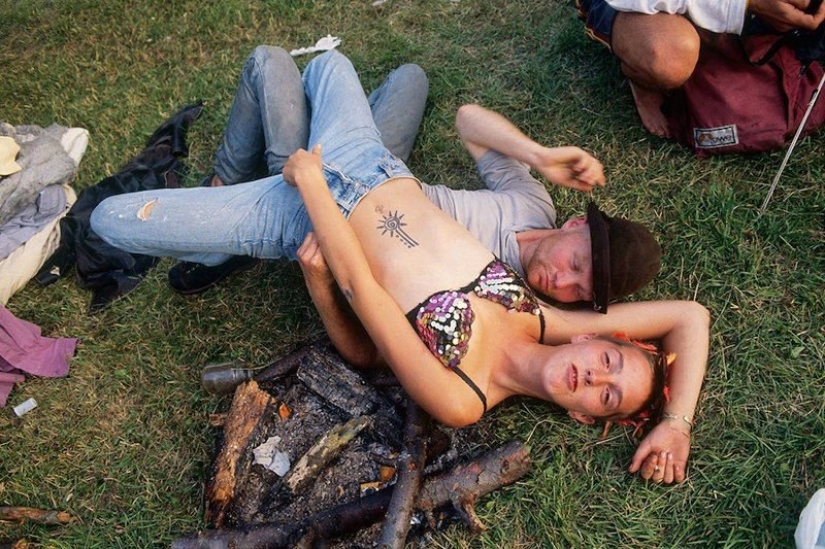 La vida nómada de los Ravers de la década de 1990 en la lente de Tom Hunter